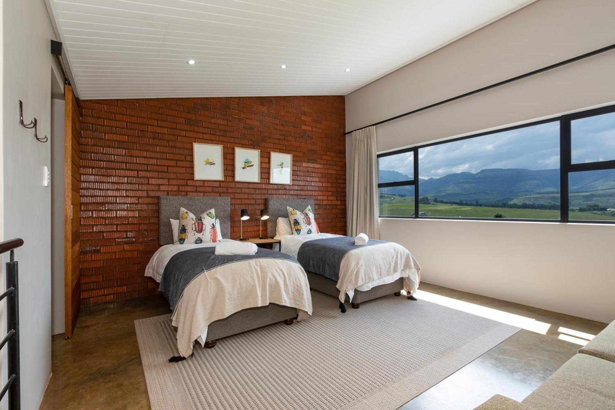 Dragonview Lodge Champagne Valley Экстерьер фото